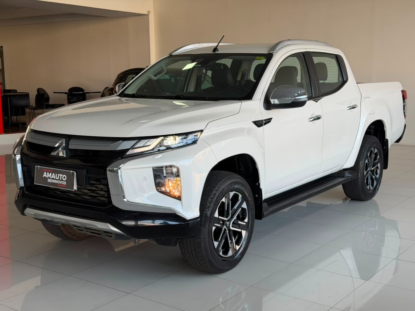 mitsubishi triton 2.4 biturbo diesel cd hpe-s 4x4 automatico 4p 2025