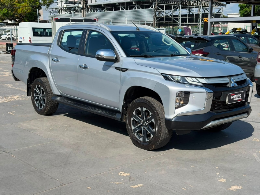 mitsubishi triton 2.4 biturbo diesel hpe-s 4x4 automatico 4p 20241