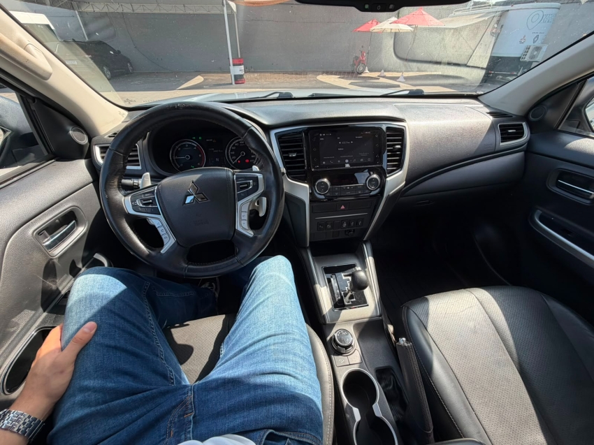 mitsubishi triton 2.4 biturbo diesel hpe-s 4x4 automatico 4p 20247