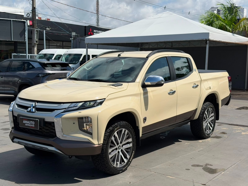 mitsubishi l200 triton 2.4 16v turbo diesel sport hpe-s terra cd 4p 4x4 automatico 2025
