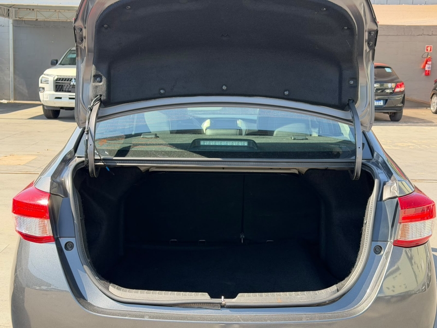 toyota yaris 1.5 16v flex sedan xls connect multidrive 4p automatico 20224