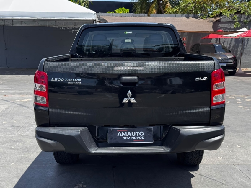 mitsubishi l200 triton 2.4 16v turbo diesel gls cd 4x4 automatico 4p 20223