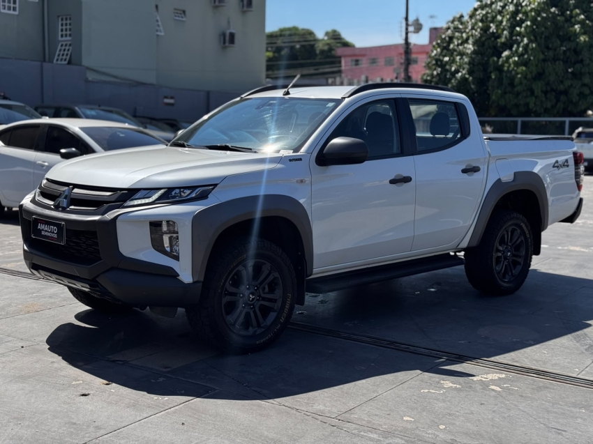 mitsubishi l200 triton 2.4 turbo diesel 4x4 at sport outdoor 4p automatico 20252