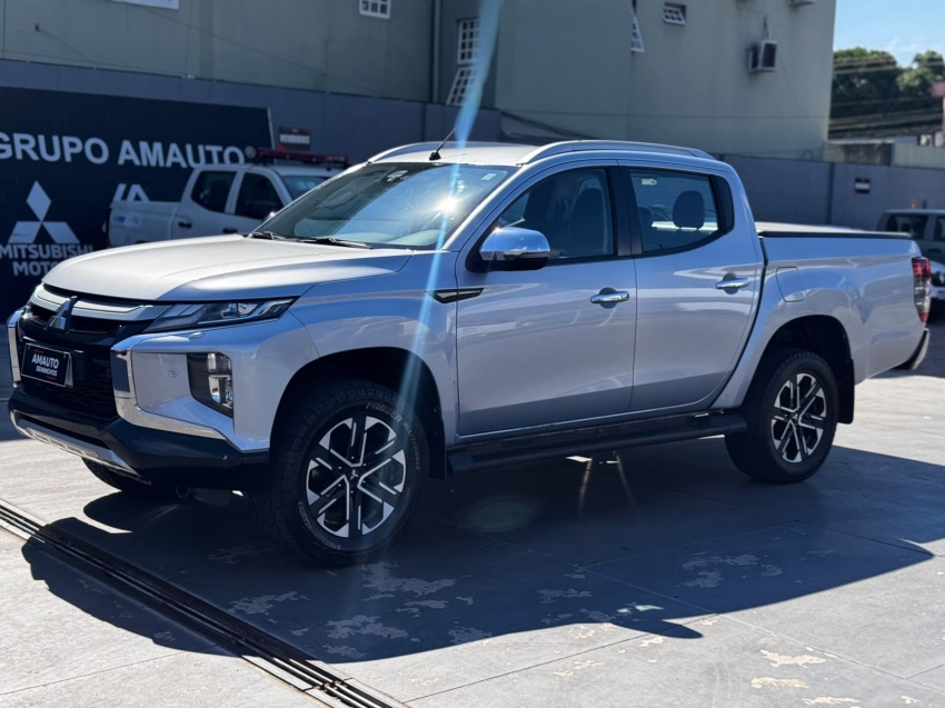 mitsubishi l200 triton 2.4 16v turbo diesel sport hpe-s cd 4p 4x4 automatico 20244