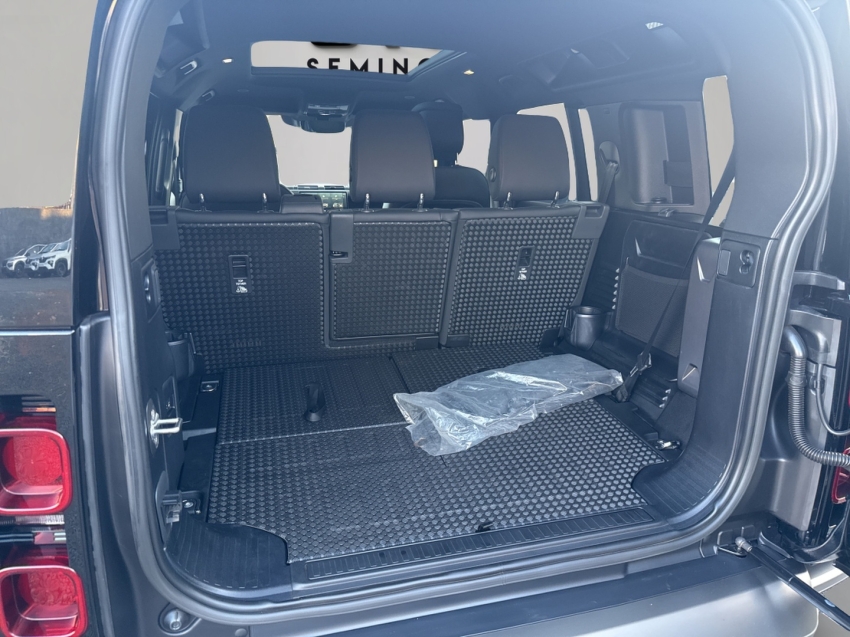 defender 3.0 d300 t diesel mhev 110 x-dynamic hse awd