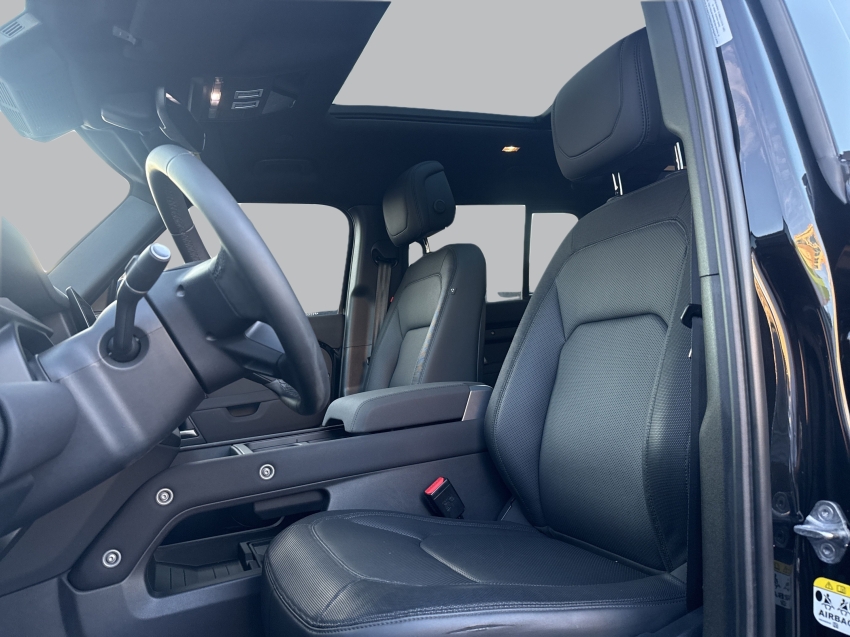 defender 3.0 d300 t diesel mhev 110 x-dynamic hse awd