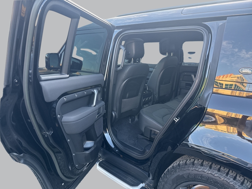 defender 3.0 d300 t diesel mhev 110 x-dynamic hse awd