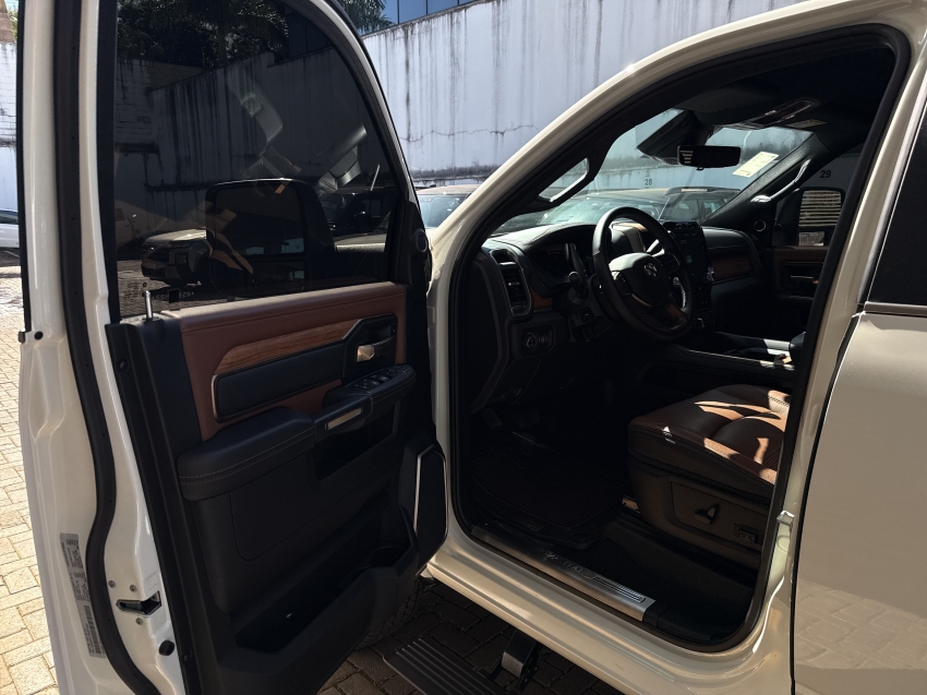 ram 3500 6.7 longhorn cd 4x4 automatico