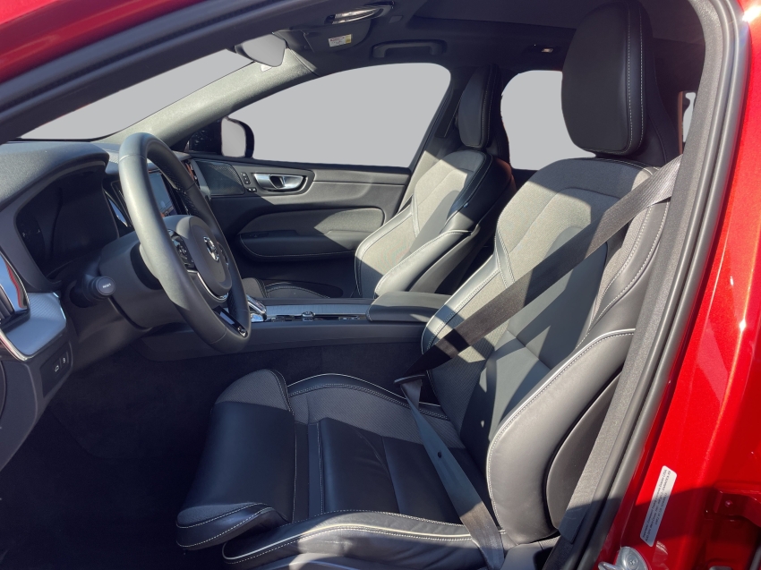 xc60 2.0 t8 recharge ultimate dark awd geartronic