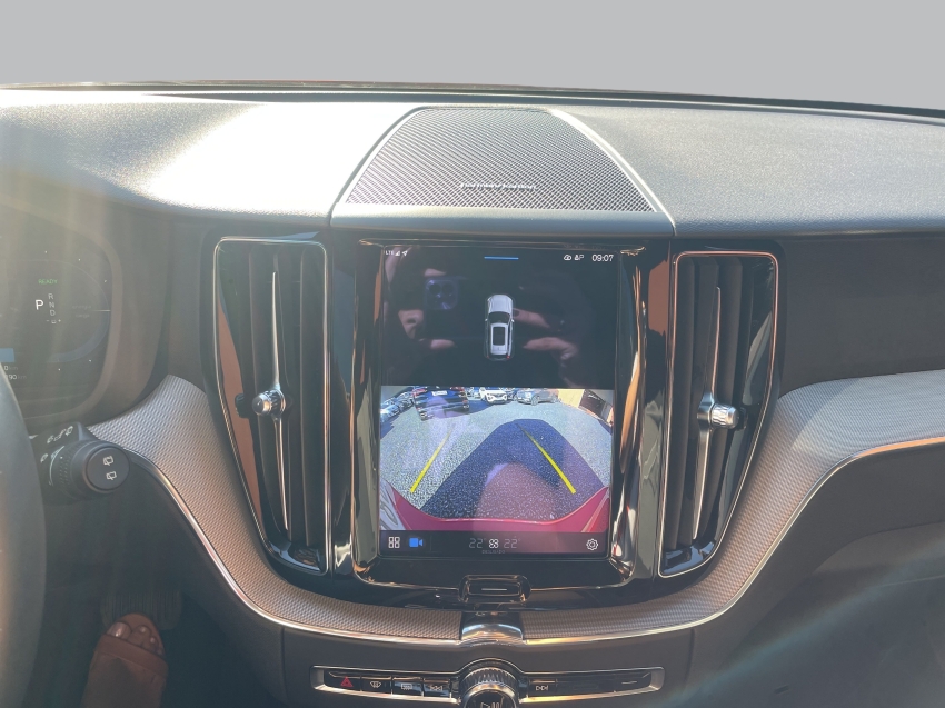 xc60 2.0 t8 recharge ultimate dark awd geartronic