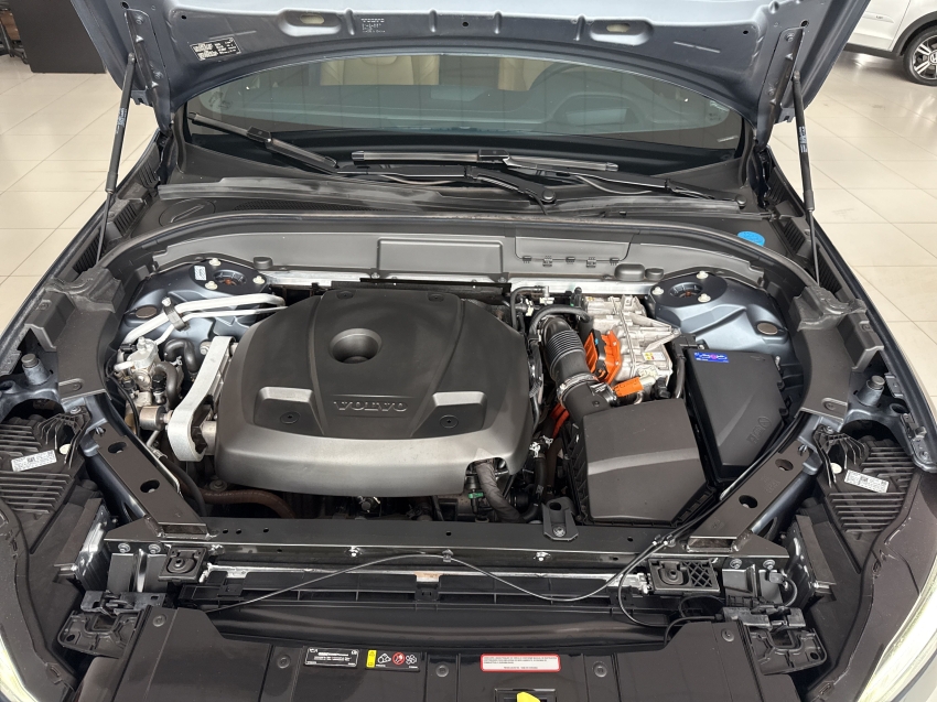 volvo xc60 2.0 t8 recharge ultimate awd