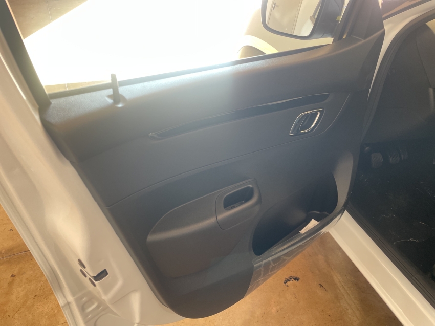 kwid iconic 1.0 flex 12v 5p mec