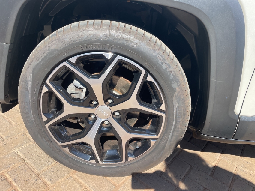 renegade 1.3 t270 turbo flex sahara at6