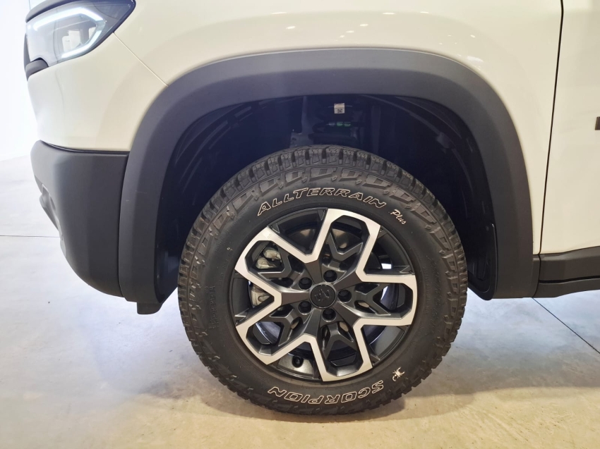 RAMPAGE 2.0 HURRICANE 4 TURBO GASOLINA REBEL 4X4 A8