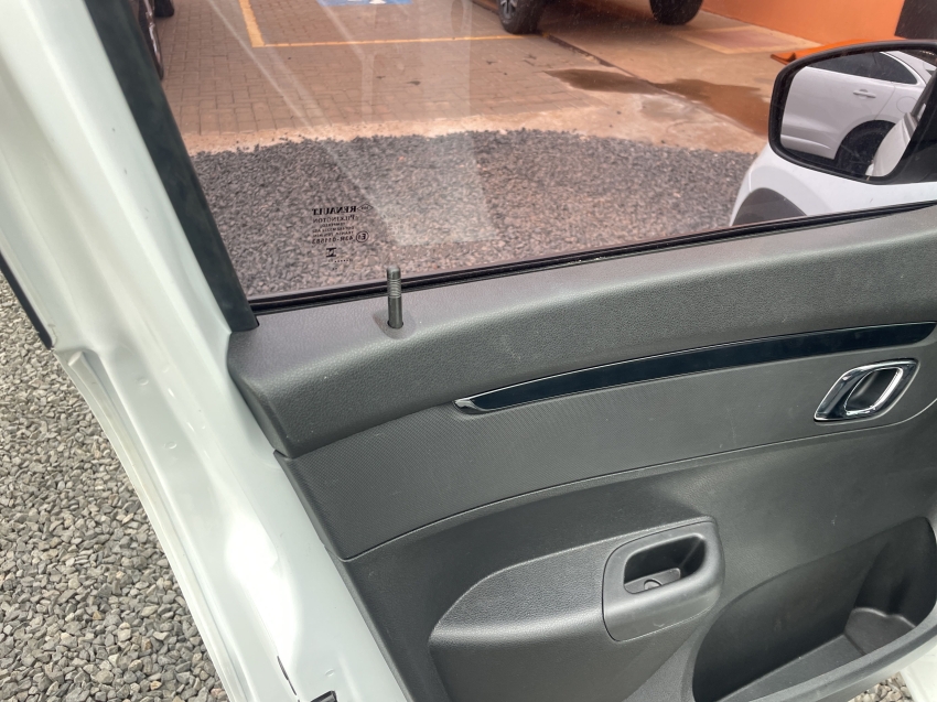 kwid intense 1.0 flex 12v 5p mec.10 kwid intense 1.0 flex 12v 5p mec.10