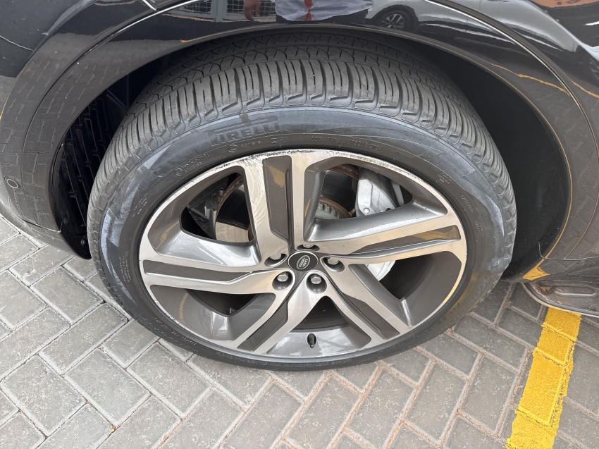 discovery 3.0 d300 turbo diesel mhev r-dynamic hse8 discovery 3.0 d300 turbo diesel mhev r-dynamic hse8