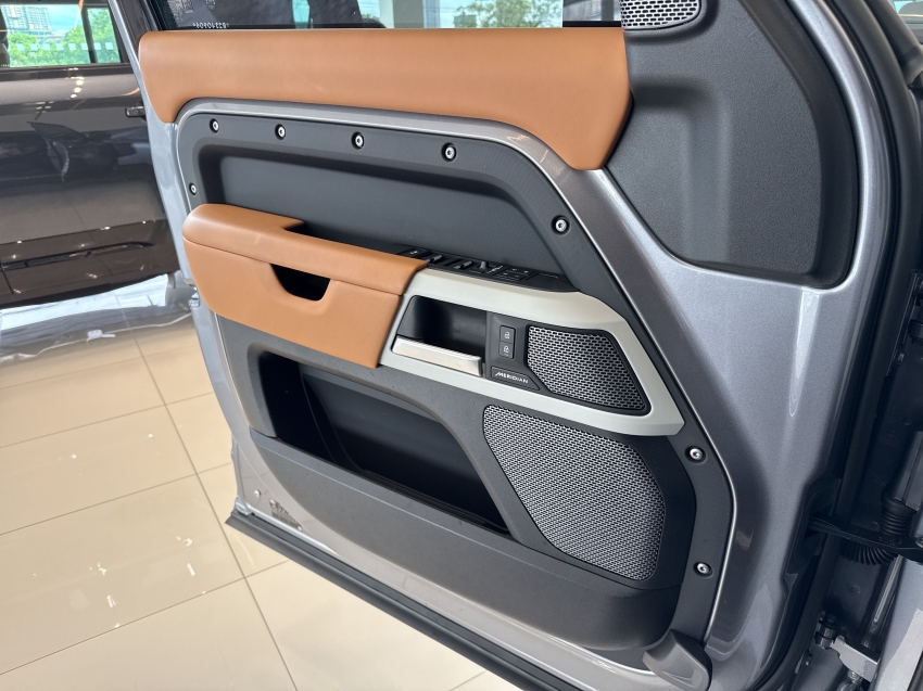 3.0 d300 turbo diesel mhev r-dynamic hse17