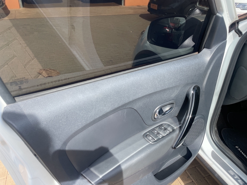 stepway 1.6 16v sce flex iconic x-tronic9