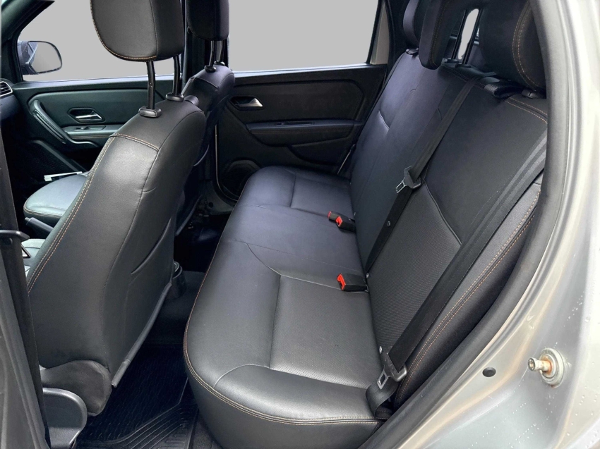 oroch 1.3 tce flex outsider x-tronic12