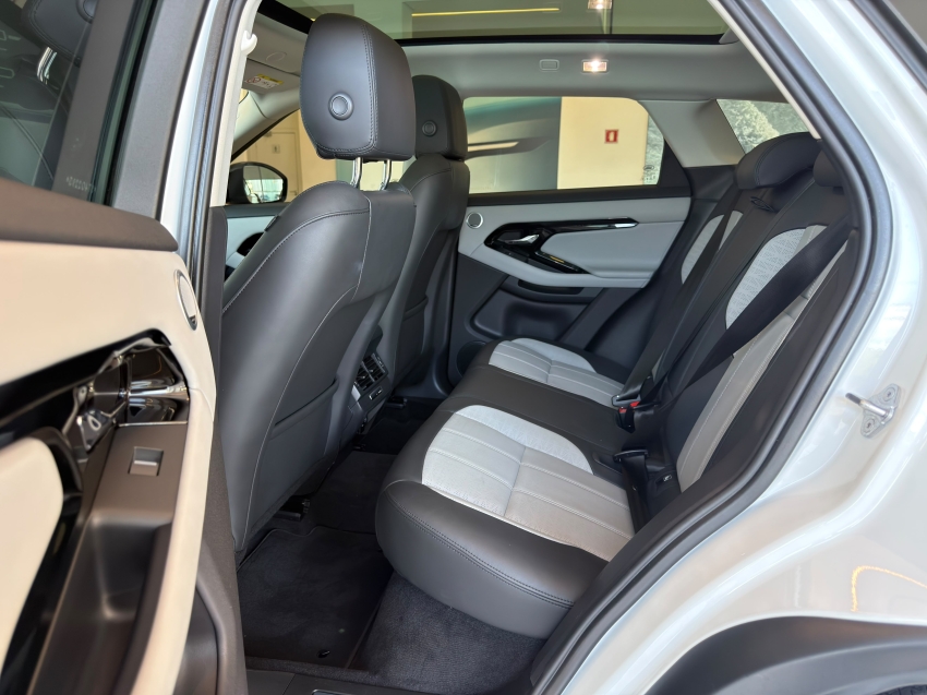range rover evoque 2.0 p250 r-dynamic hse awd9