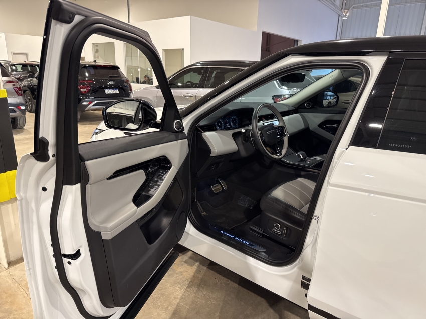 range rover evoque 2.0 p250 r-dynamic hse awd11