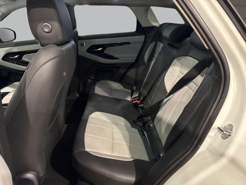 range rover evoque 2.0 p250 r-dynamic hse awd15