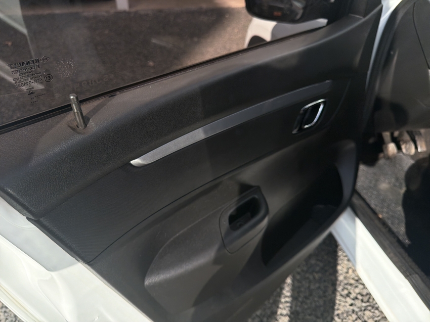 kwid 1.0 12v sce flex outsider manual9