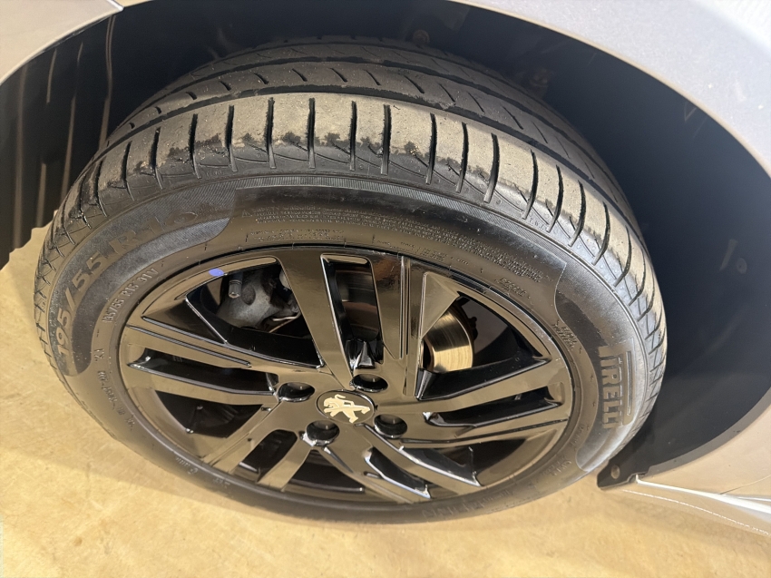 208 style 1.0 flex 6v 5p mec8