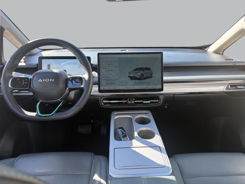aion y 63,2 kw eletrico premium13
