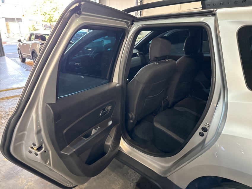 duster 1.6 16v sce flex intense plus automatico13