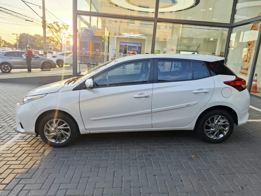 Yaris 1.5 16V Flex Xs Connect Multidrive 3