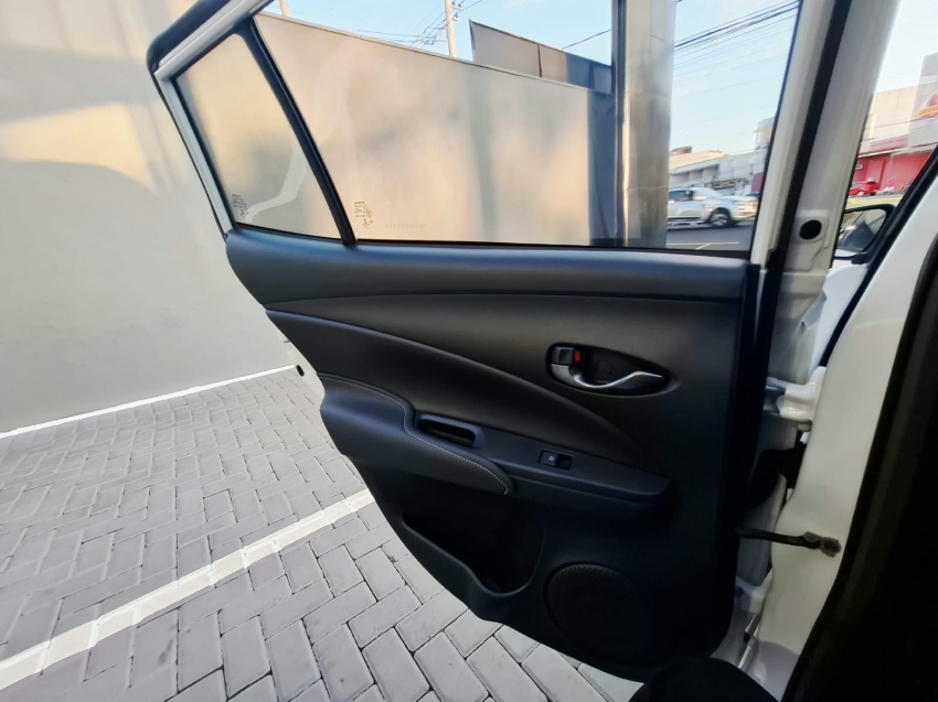 Yaris 1.5 16V Flex Xs Connect Multidrive 9
