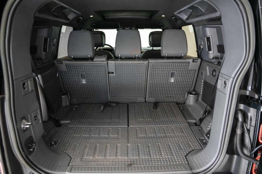 Defender 3.0 D300 Turbo Diesel Mhev 110 X Awd Auto 31