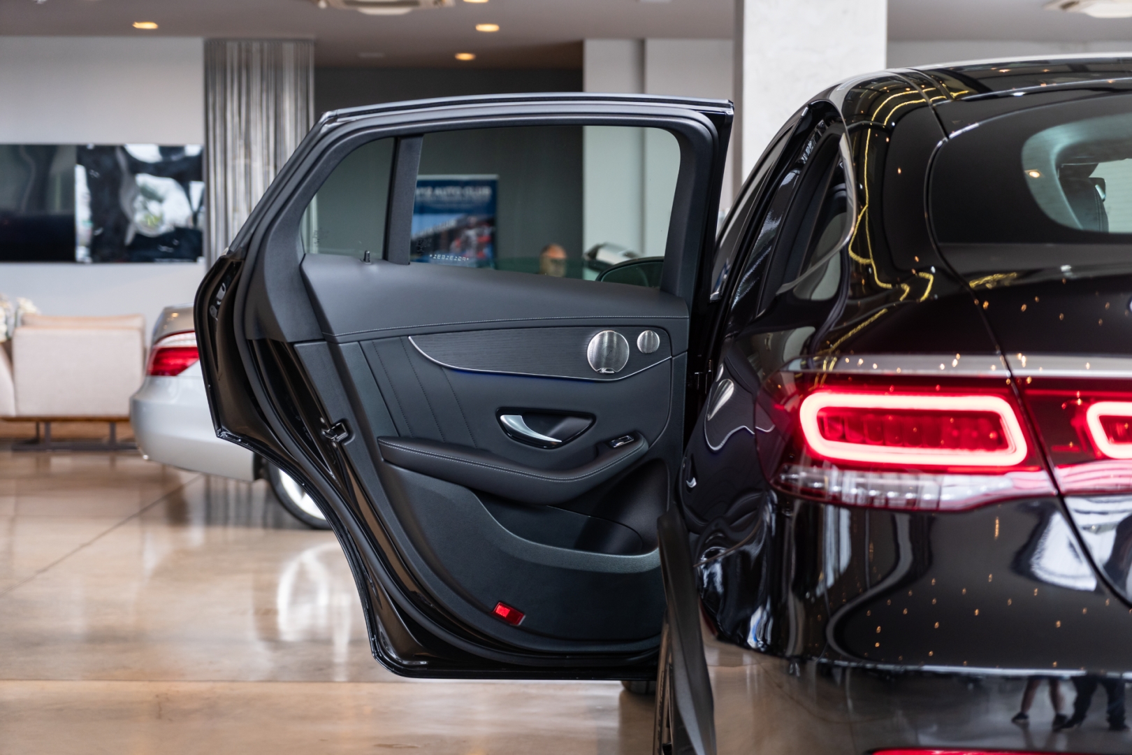 mercedes-benz glc 300 2.0 cgi gasolina coupe amg line 4matic 9g-tronic 4p automatico 202319