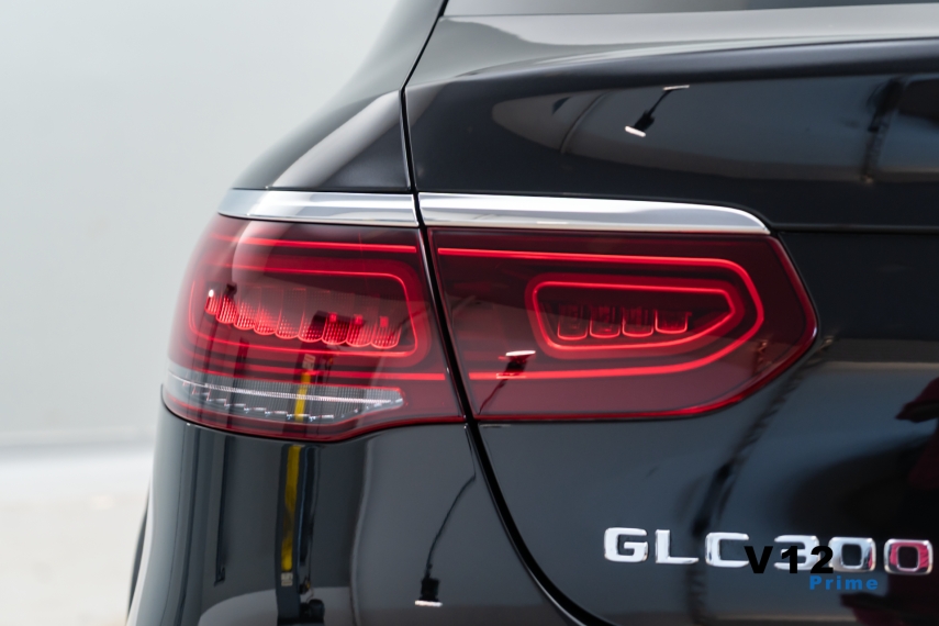 mercedes-benz glc 300 2.0 cgi gasolina coupe amg line 4matic 9g-tronic 4p automatico 2023