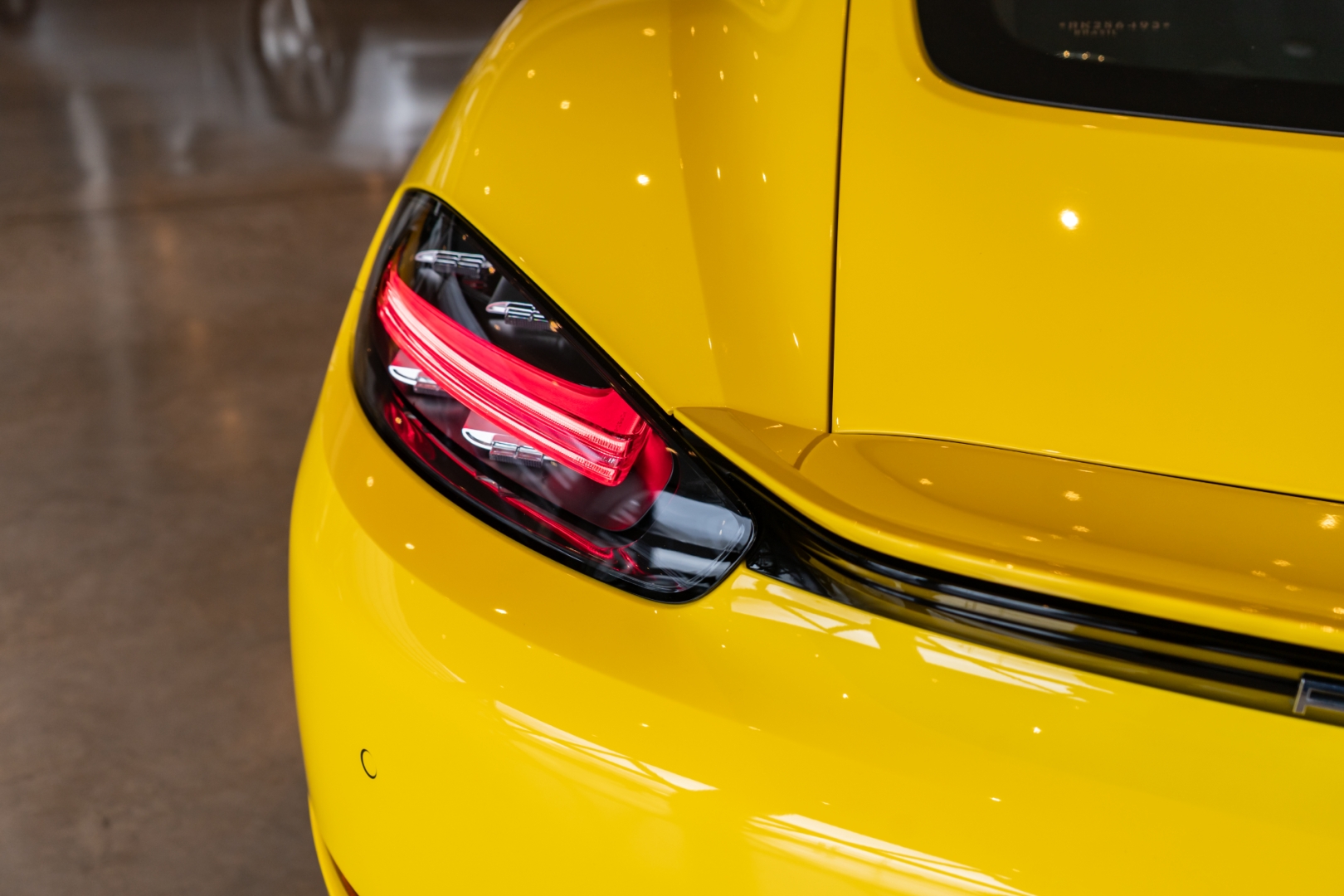 porsche 718 2.0 16v h4 gasolina cayman pdk 2p automatico 202419