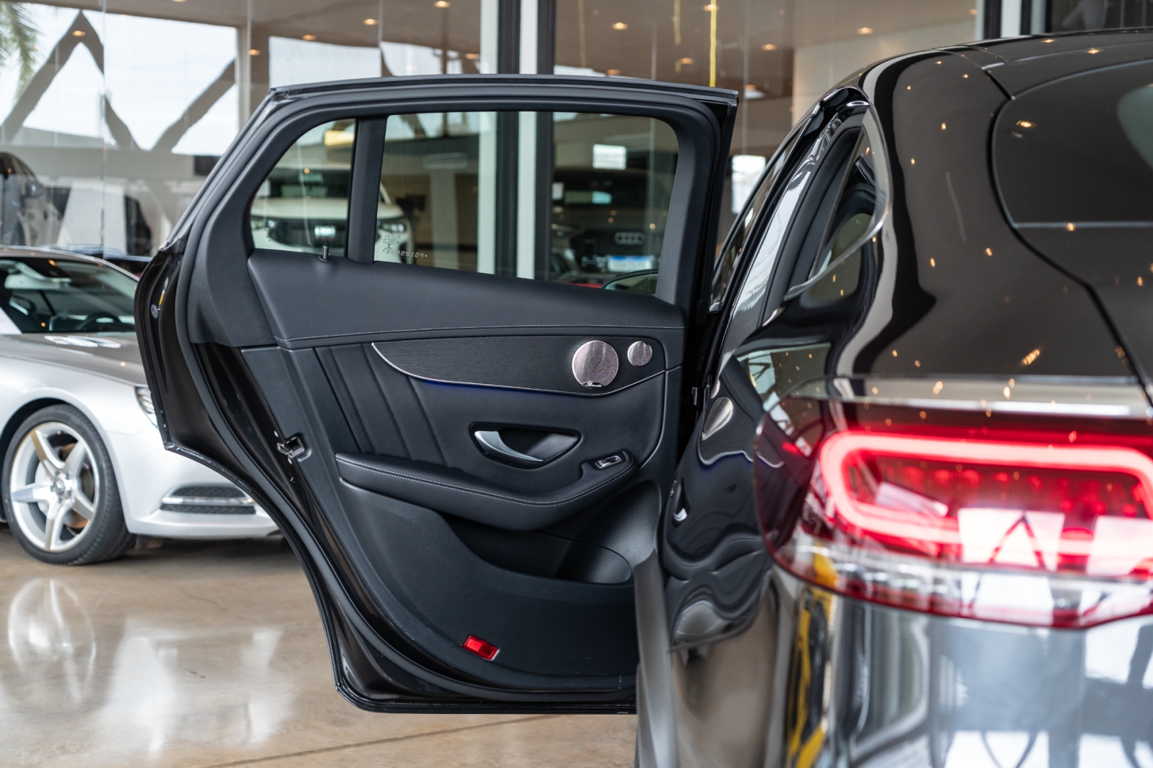 mercedes-benz glc 300 2.0 cgi gasolina coupe amg line 4matic 9g-tronic 4p automatico 20238