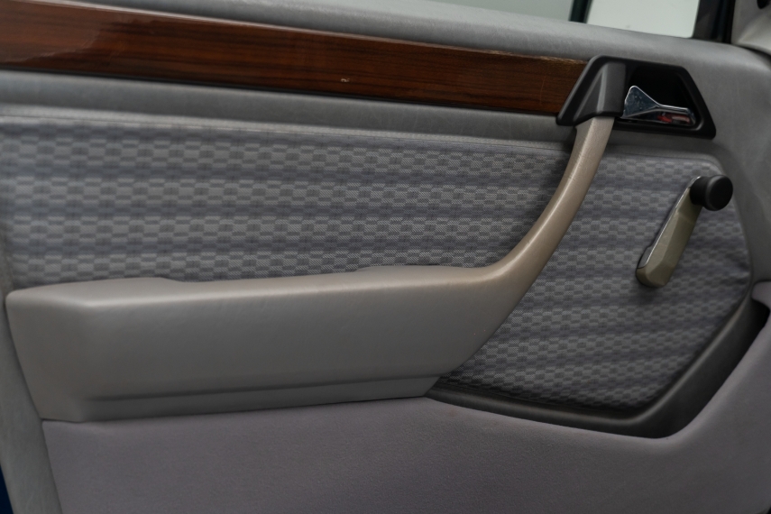 mercedes-benz 230 e 2.3 8v gasolina 4p automatico19