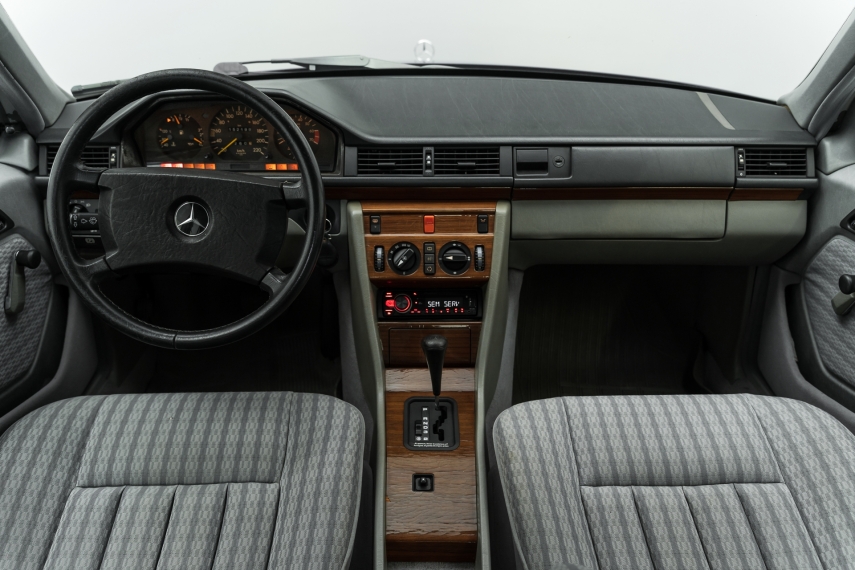 mercedes-benz 230 e 2.3 8v gasolina 4p automatico9