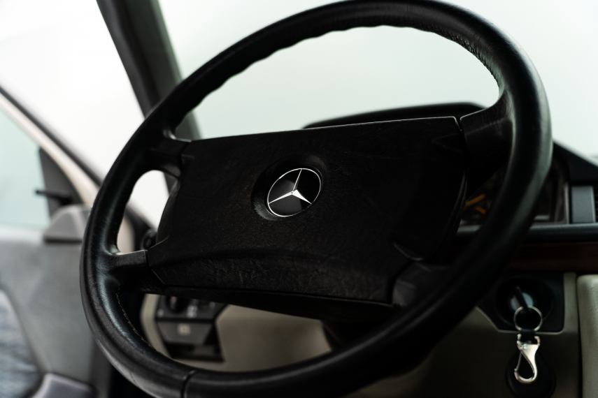 mercedes-benz 230 e 2.3 8v gasolina 4p automatico7