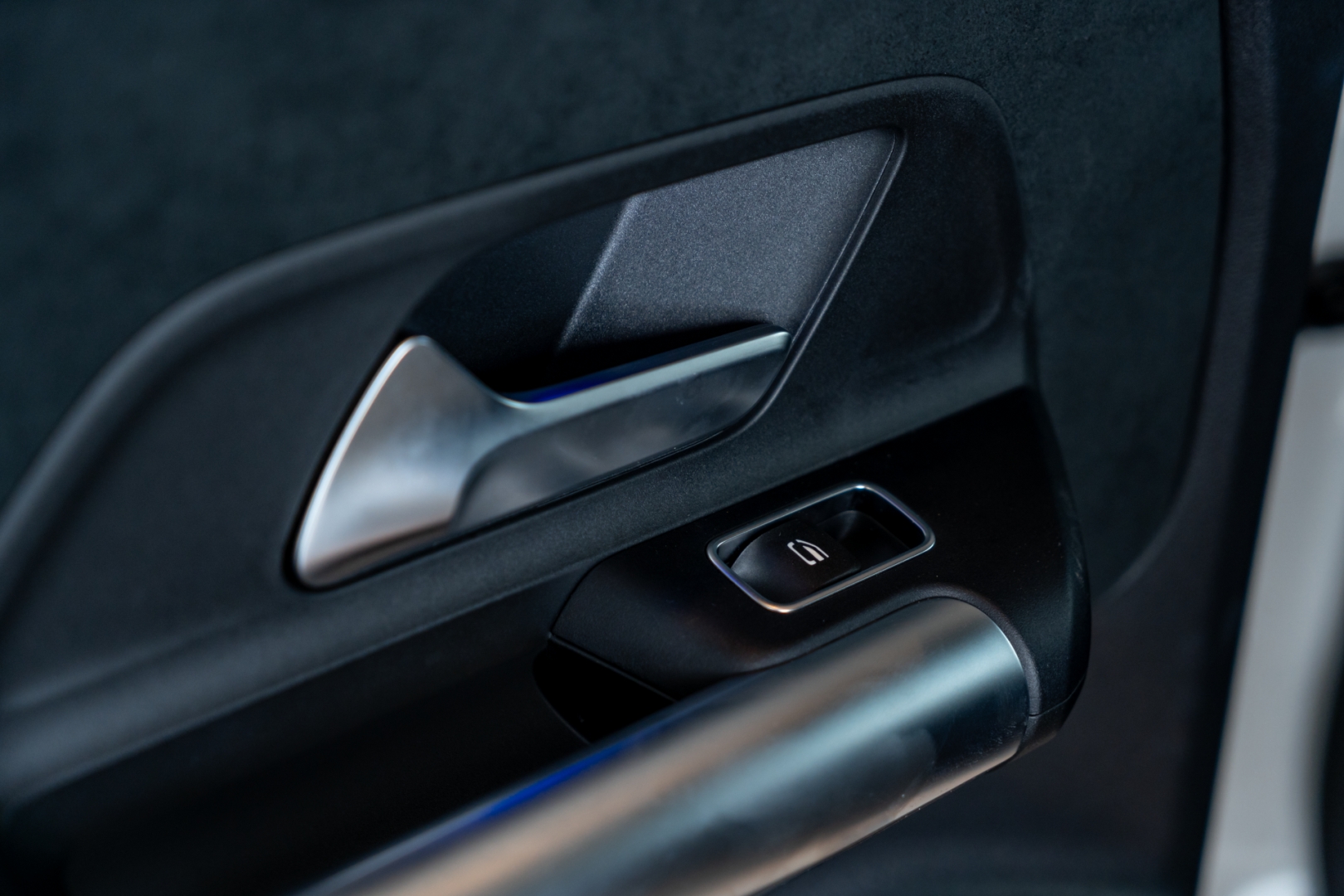 mercedes-benz gla 200 1.3 mhev amg line 7g-dct hibrido 4p automatico 202510