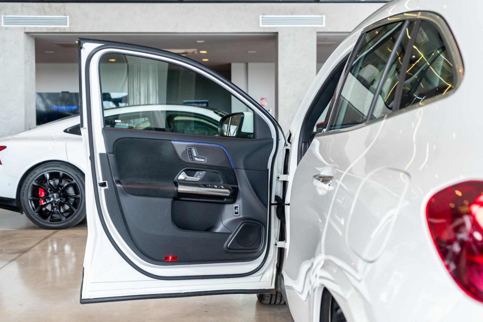 mercedes-benz gla 200 1.3 mhev amg line 7g-dct hibrido 4p automatico 20259