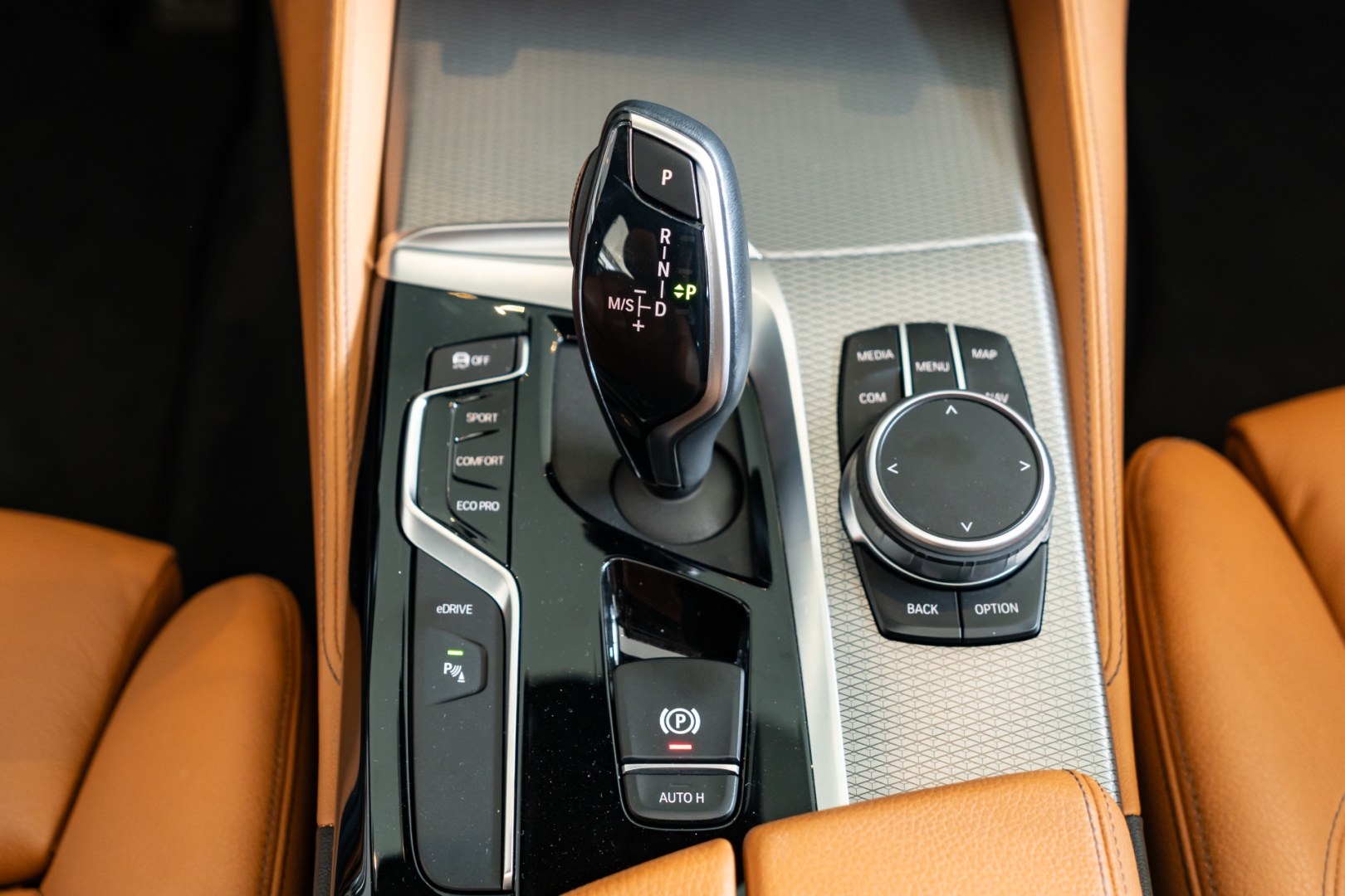 bmw 530e 2.0 16v twinpower hibrido m sport automatico 4p 202016