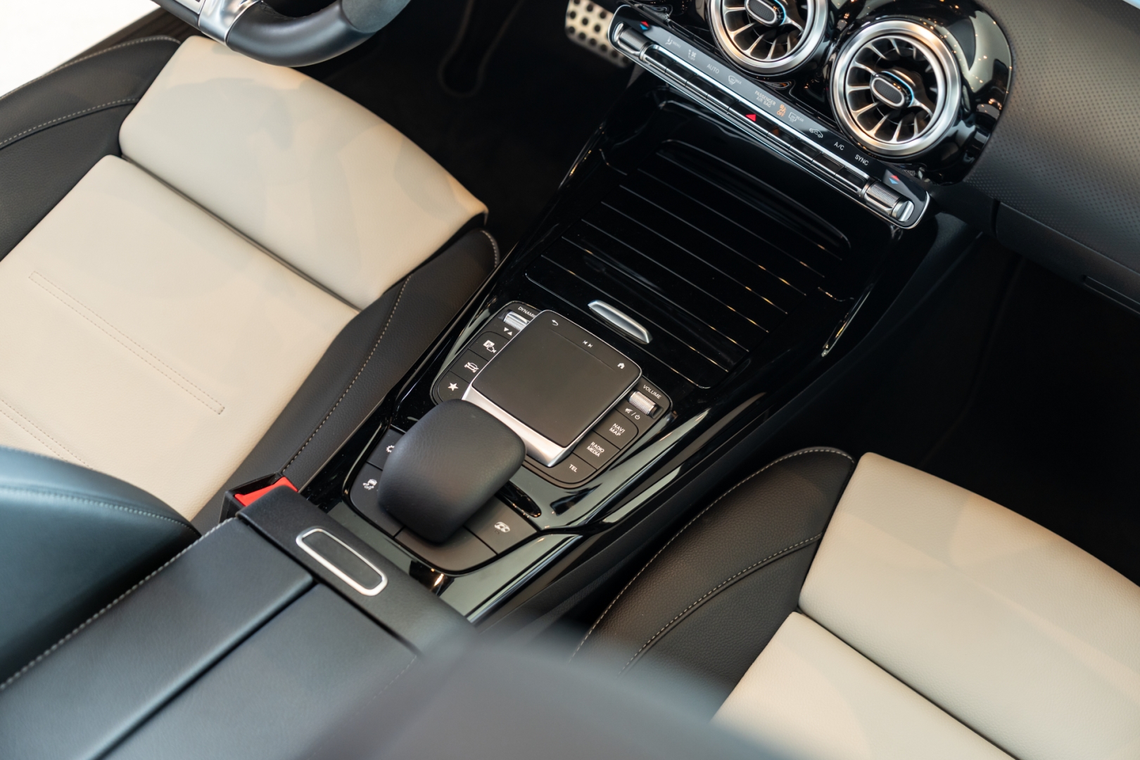 mercedes-benz cla 45 amg 2.0 cgi gasolina s 4matic speedshift.10