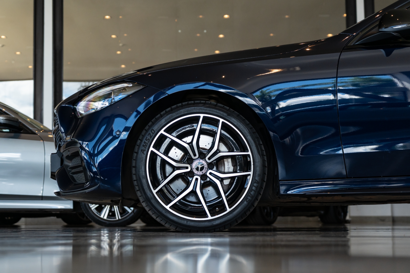 mercedes-benz c 300 2.0 eq boost hibrido amg line 9g-tronic 4p automatico 202323