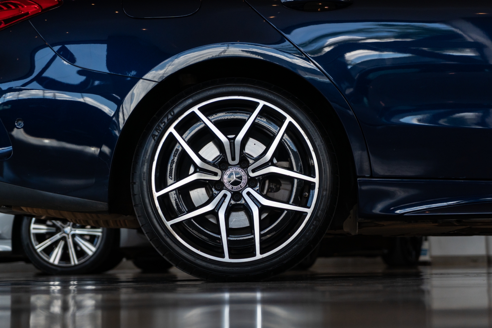 mercedes-benz c 300 2.0 eq boost hibrido amg line 9g-tronic 4p automatico 202322