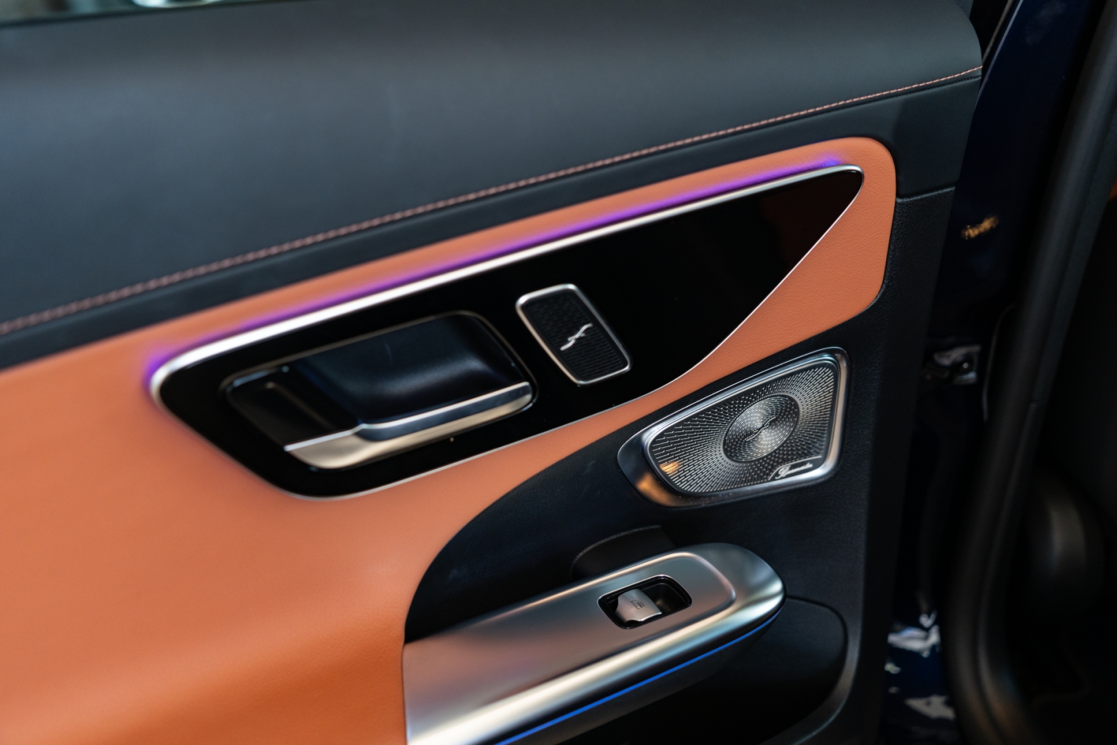 mercedes-benz c 300 2.0 eq boost hibrido amg line 9g-tronic 4p automatico 202314