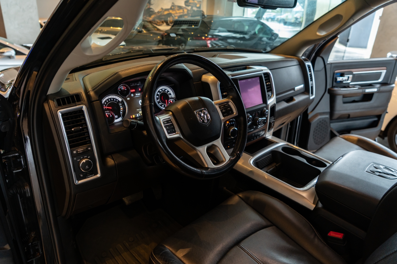 ram classic 5.7 v8 gasolina laramie cd 4x4 automatico 4p 20226