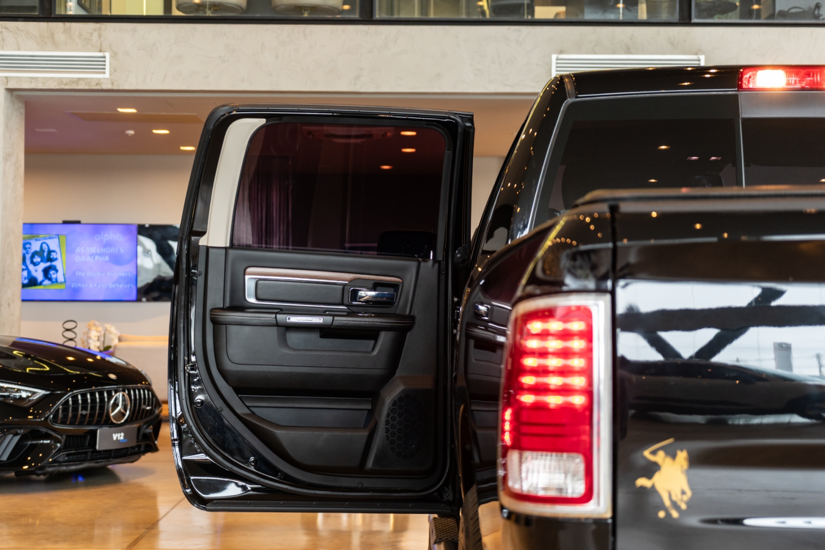 ram classic 5.7 v8 gasolina laramie cd 4x4 automatico 4p 202214