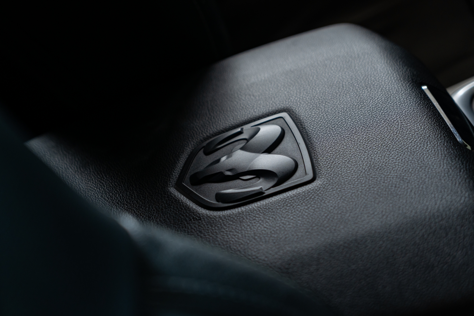 ram classic 5.7 v8 gasolina laramie cd 4x4 automatico 4p 202222